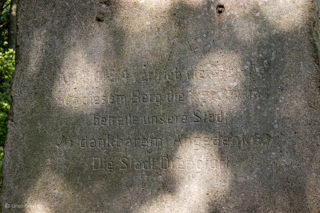 Tajemniczy kamień/MotoNiedzwiedz.pl